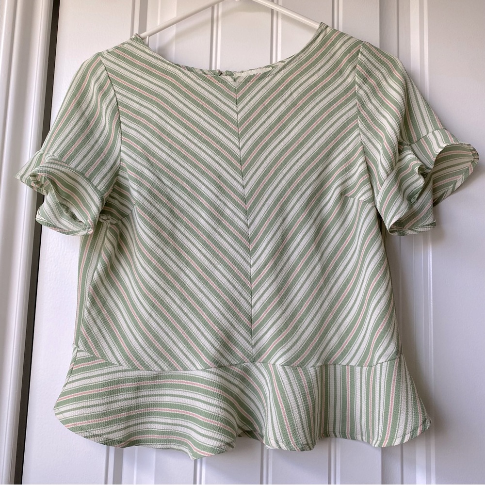 Monteau Butterfly Sleeves Ruffled Top